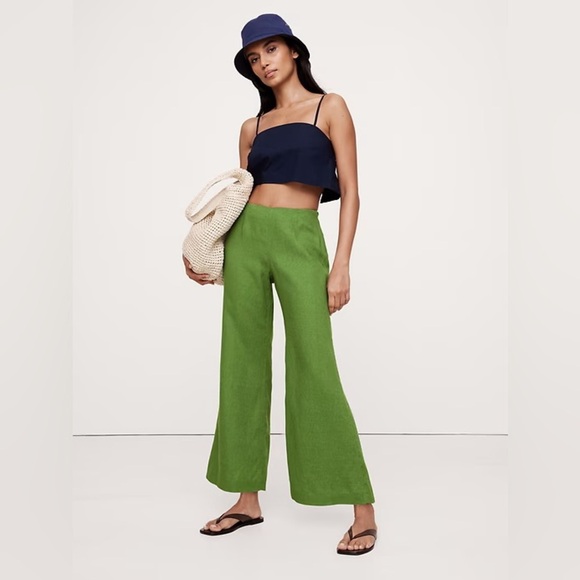 Banana Republic Pants - NWT! Banana Republic Scenic Trail Green Mid-Rise Kick-Flare Linen Ankle Pant